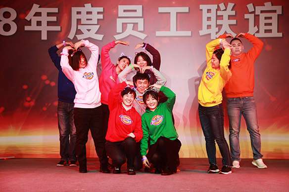 07-節(jié)目表演-管理部-歌舞串燒《歡樂青春》.jpg